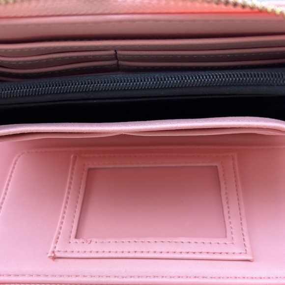 Betsey Johnson Pink Daisy Quilted Zip Around Wristlet Wallet BMS 1300 - Picture 7 of 9